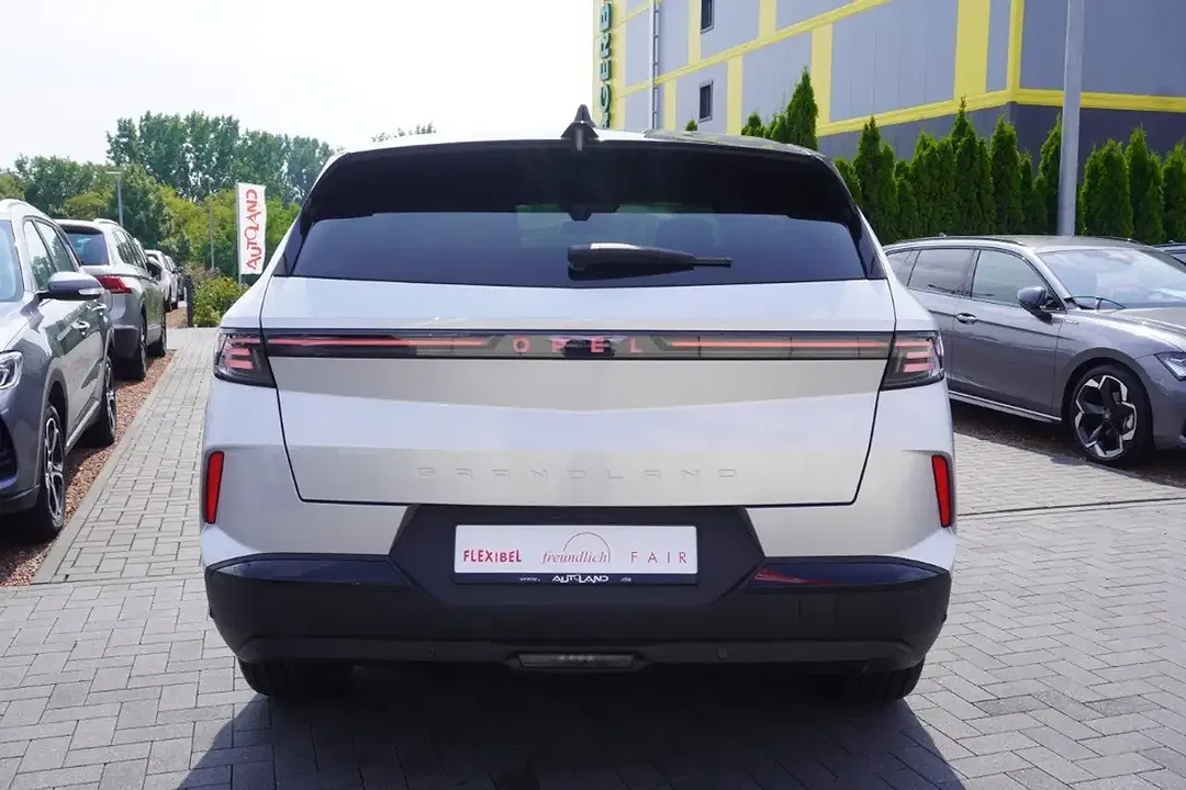 Opel Grandland Hybrid 1.2 Turbo AUT Ultimate Matrix LED - Thumbnail 3