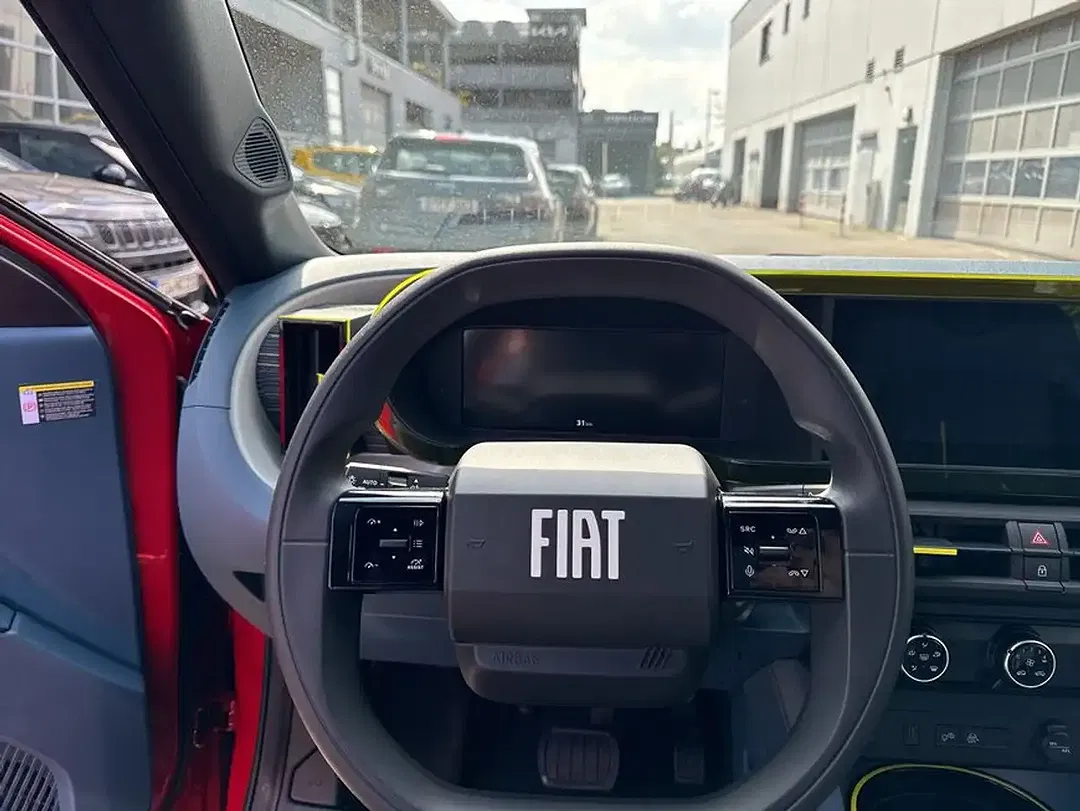 Fiat Grande Panda RED - Thumbnail 12