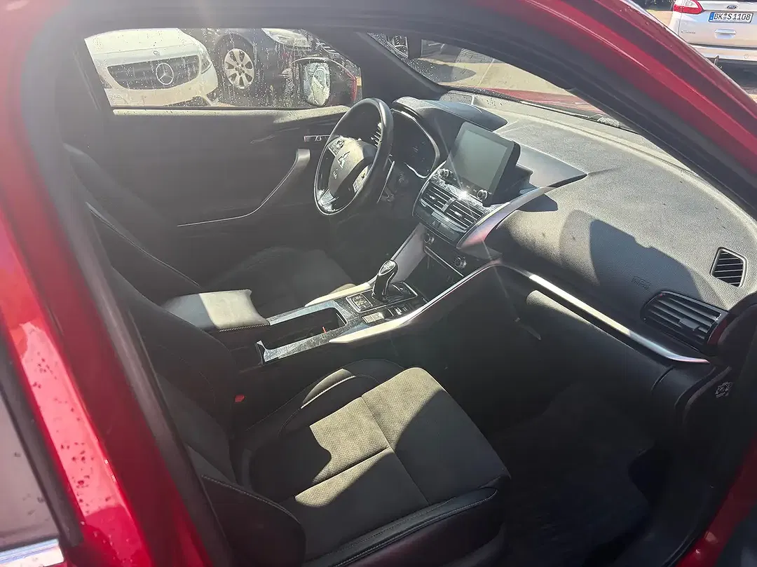 Mitsubishi Eclipse Cross Hybrid 4WD Intro Edition - Thumbnail 9