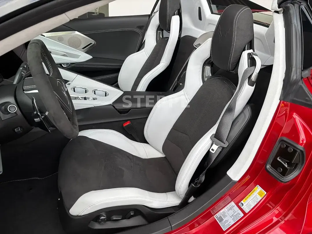Corvette C8 Stingray Convertible 3LT - Thumbnail 10