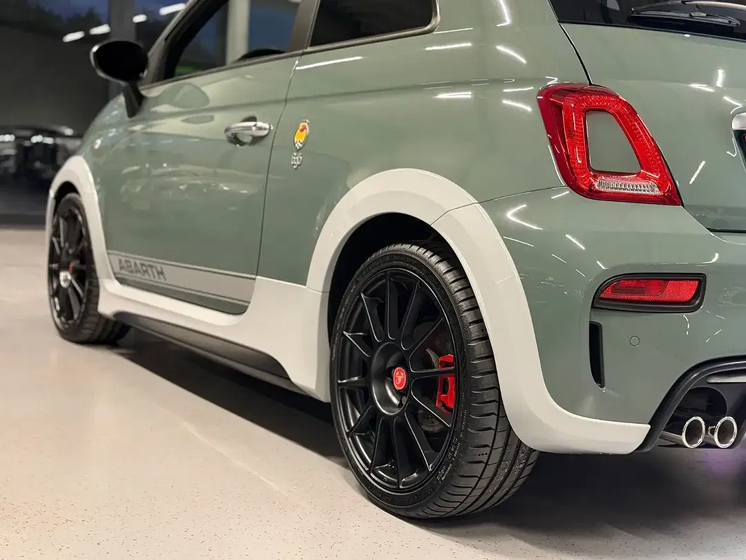 Abarth 695 70th Anniversario - Thumbnail 12