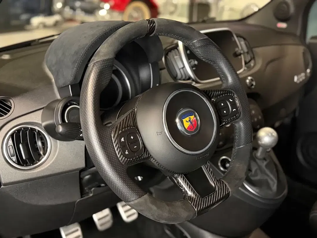 Abarth 695 70th Anniversario - Thumbnail 18