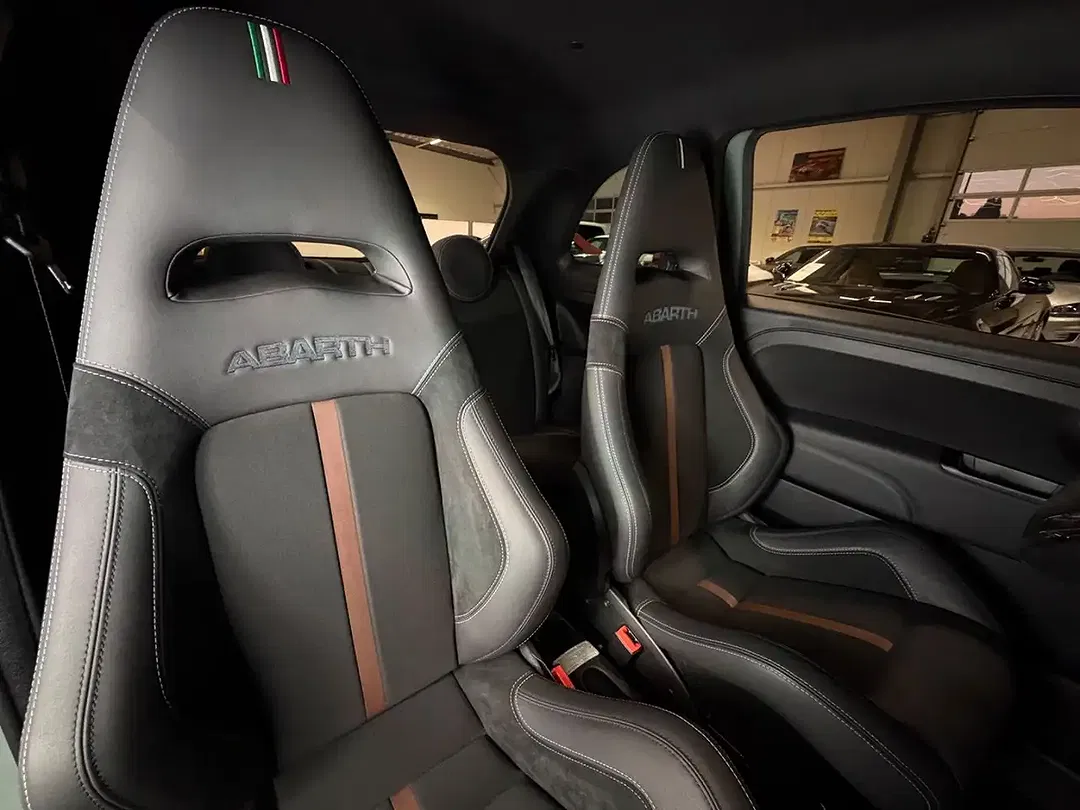 Abarth 695 70th Anniversario - Thumbnail 23