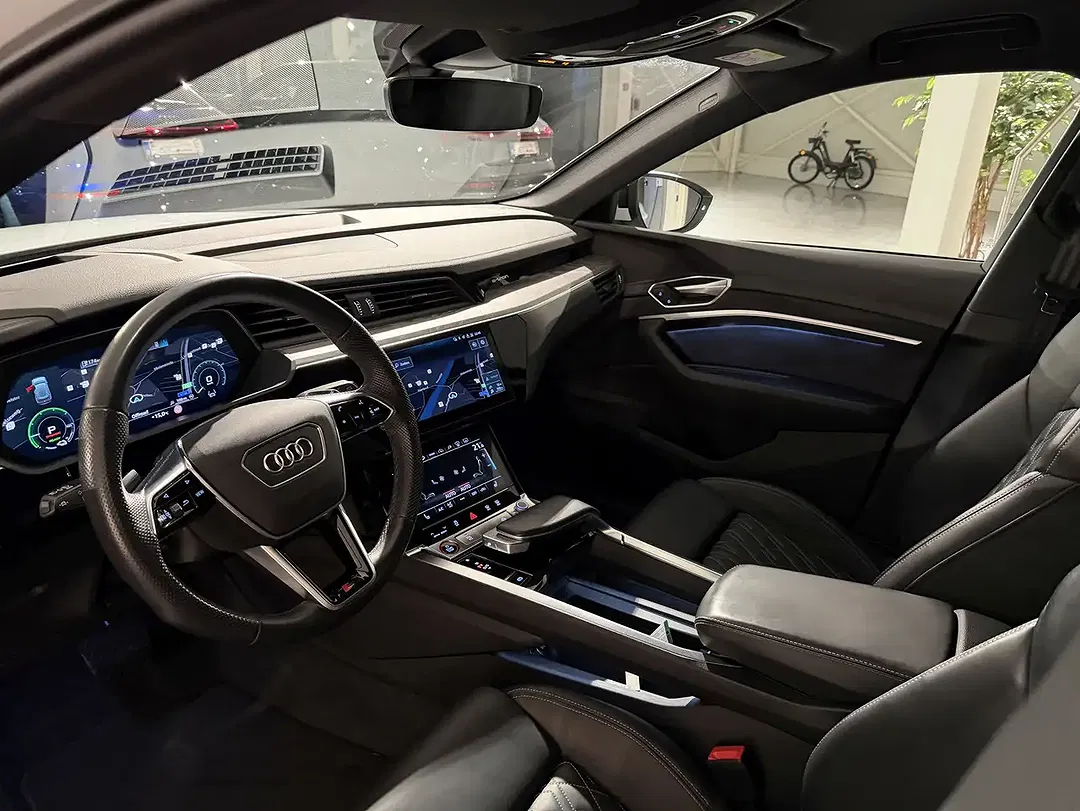 Audi SQ8 e-tron quattro Matrix LED - Thumbnail 7