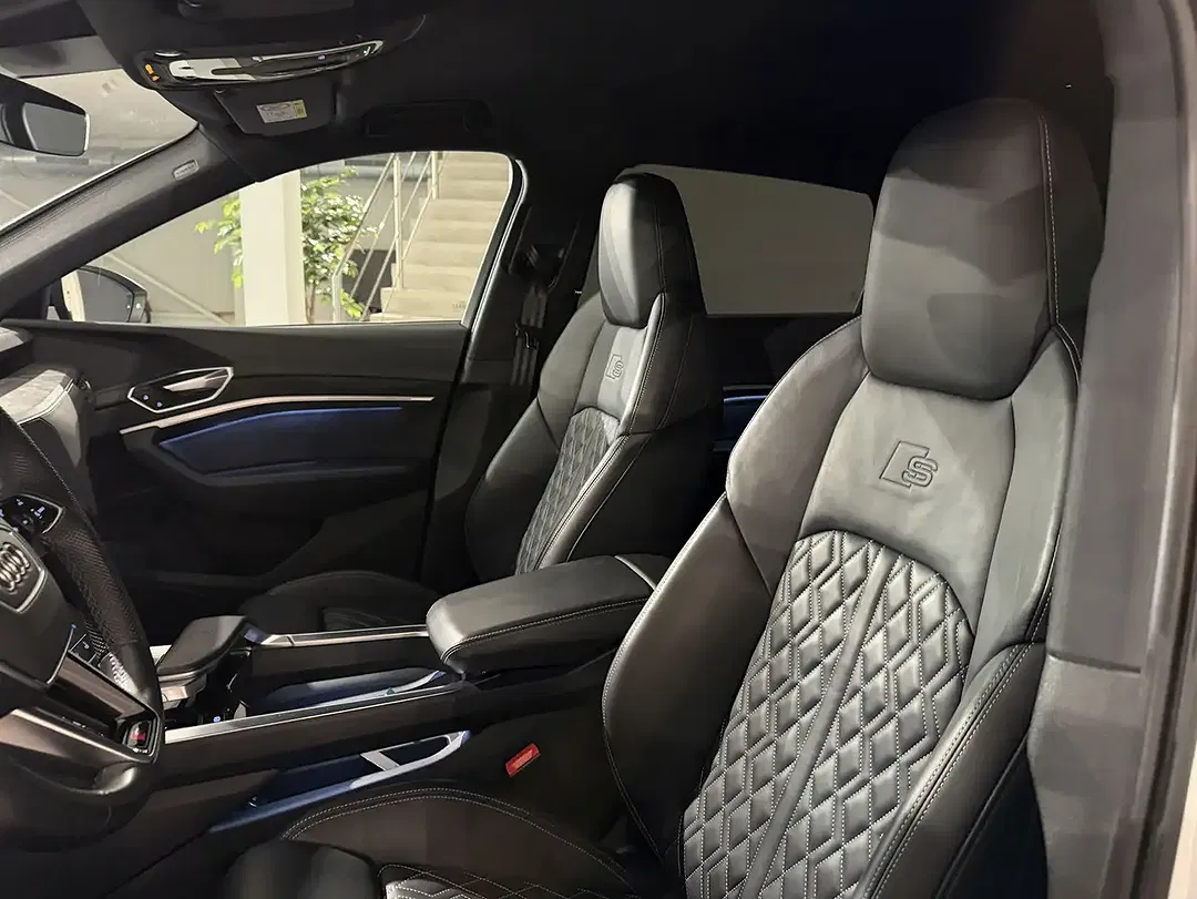 Audi SQ8 e-tron quattro Matrix LED - Thumbnail 8