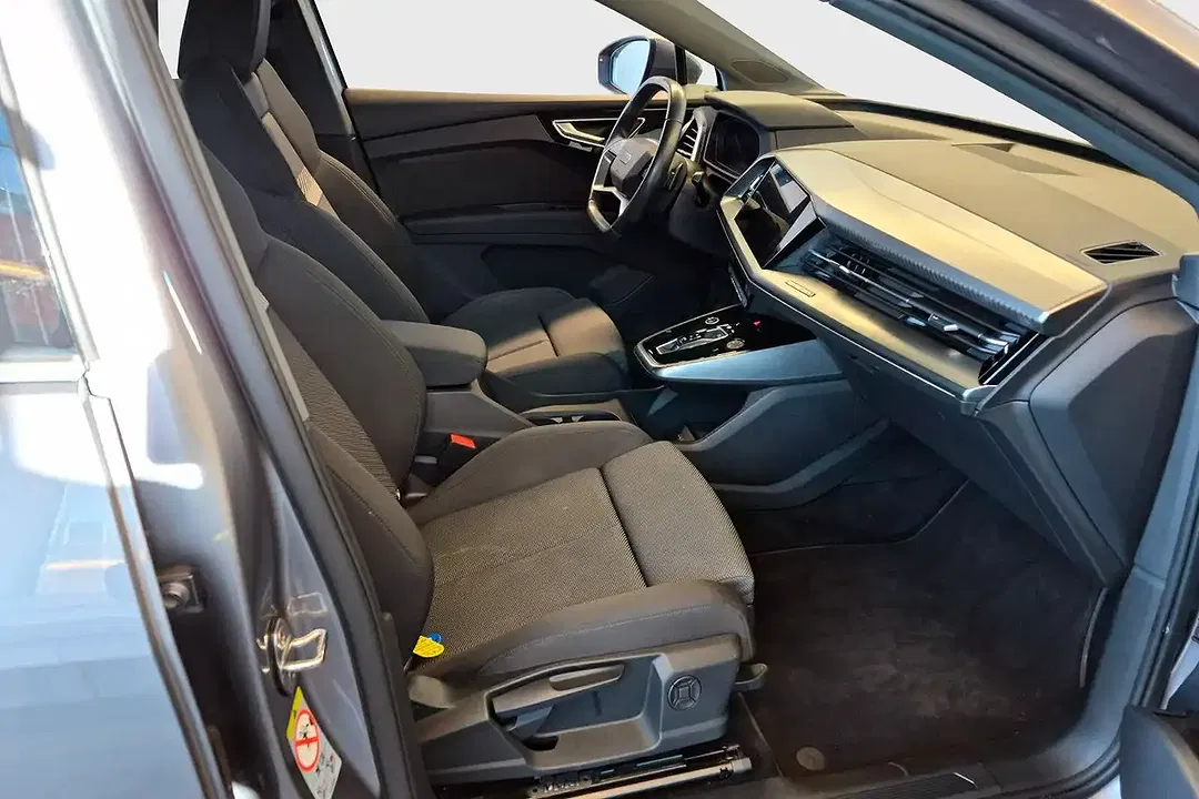 Audi Q4 e-tron 35 - Thumbnail 4
