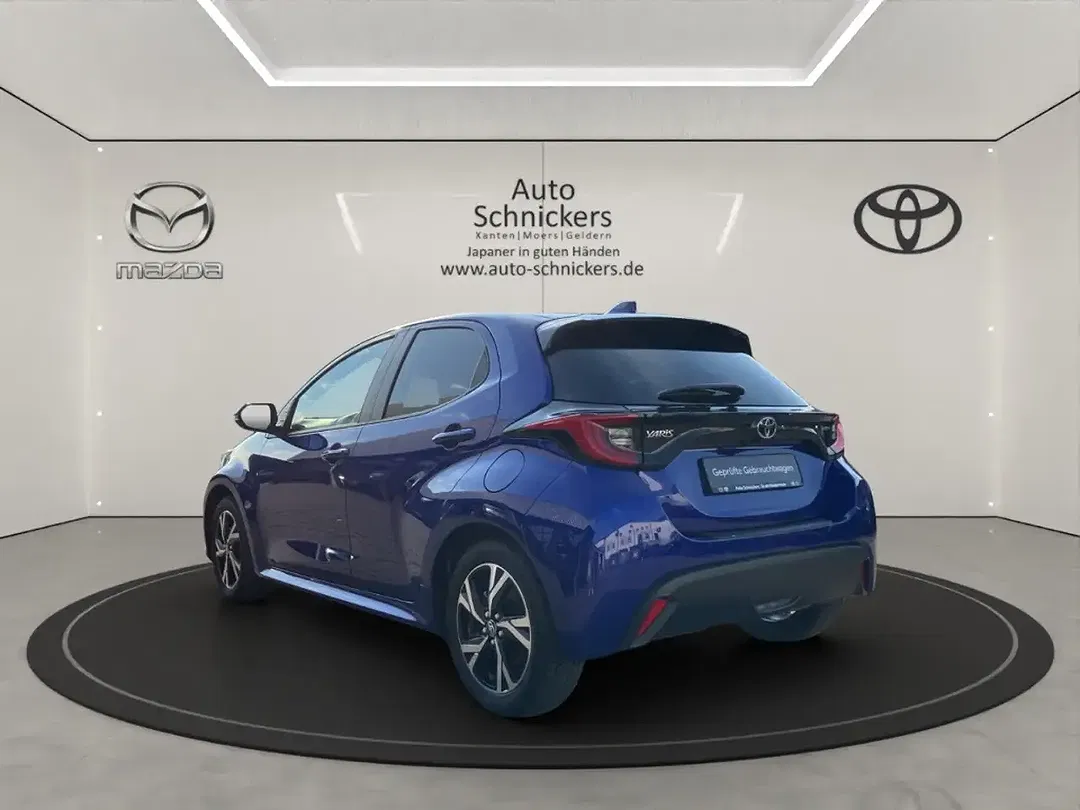 Toyota Yaris Hybrid Team Deutschland - Thumbnail 3