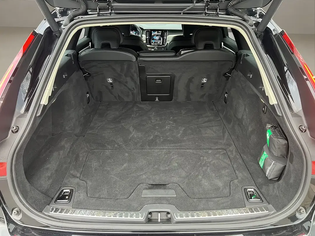 Volvo V90 T6 AWD Recharge Core - Thumbnail 14