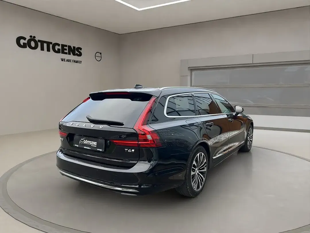 Volvo V90 T6 AWD Recharge Core - Thumbnail 4