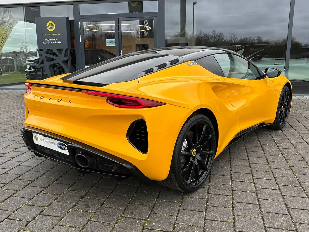 Lotus Emira V6 SE - Thumbnail 4