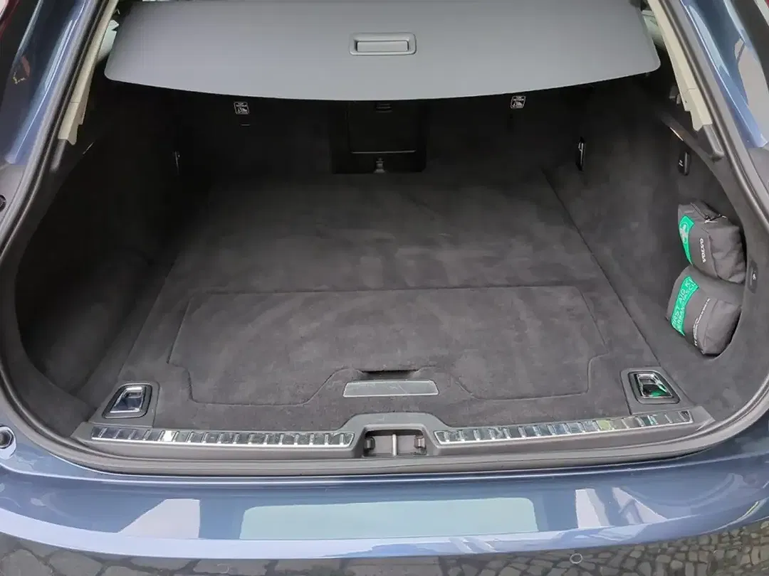 Volvo V90 T8 Recharge Ultimate Bright - Thumbnail 9