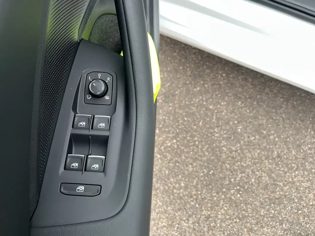 Volkswagen Passat 1.5 eHybrid DSG Business - Thumbnail 10