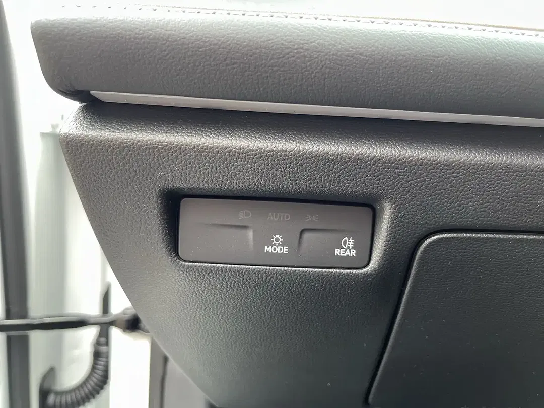 Volkswagen Passat 1.5 eHybrid DSG Business - Thumbnail 11