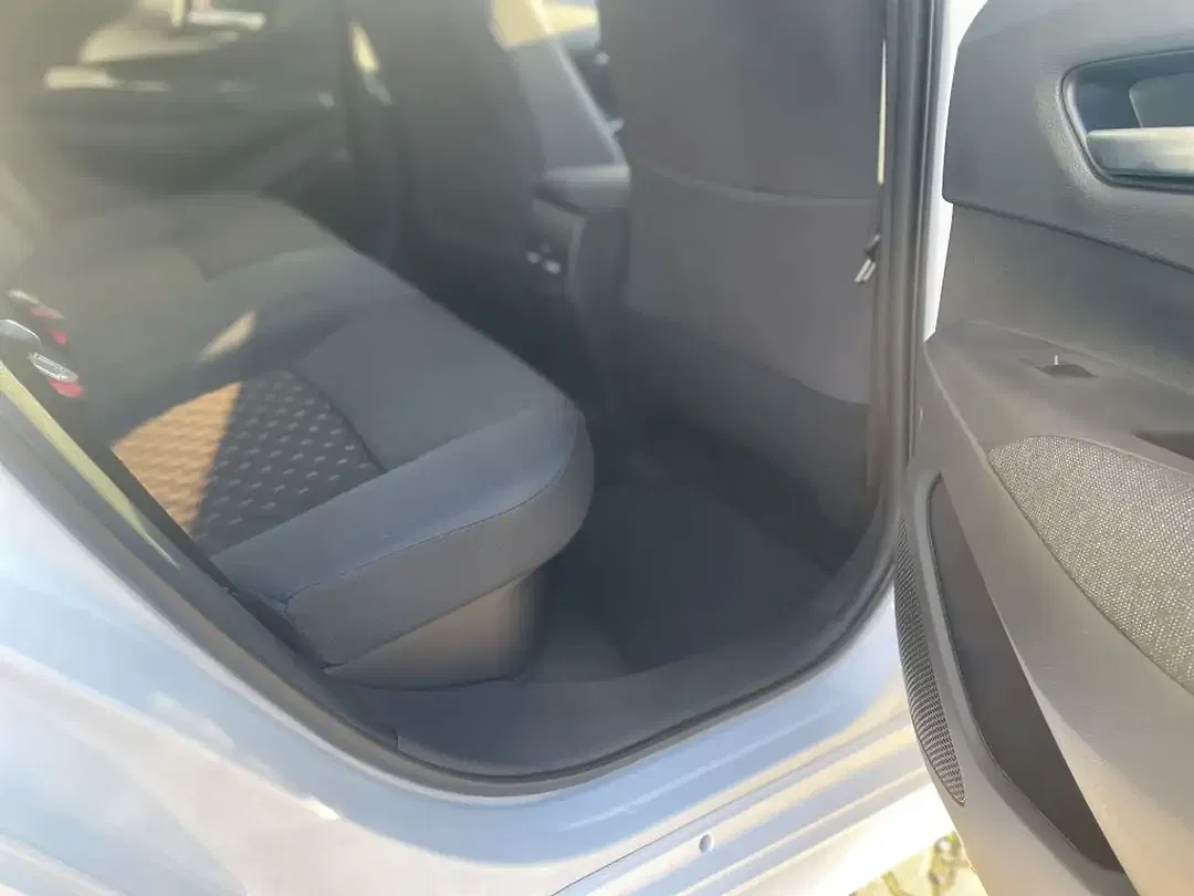 Toyota Corolla Hybrid Business Edition - Thumbnail 10