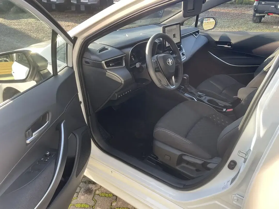 Toyota Corolla Hybrid Business Edition - Thumbnail 13