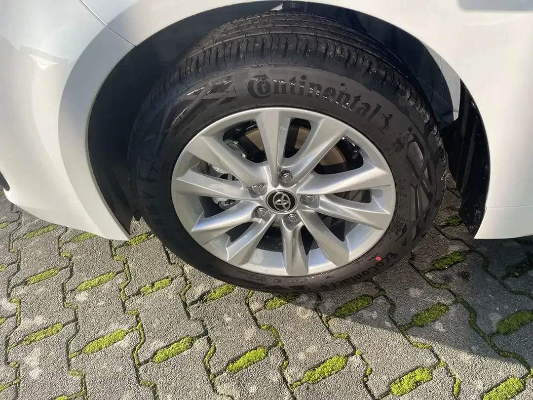 Toyota Corolla Hybrid Business Edition - Thumbnail 5