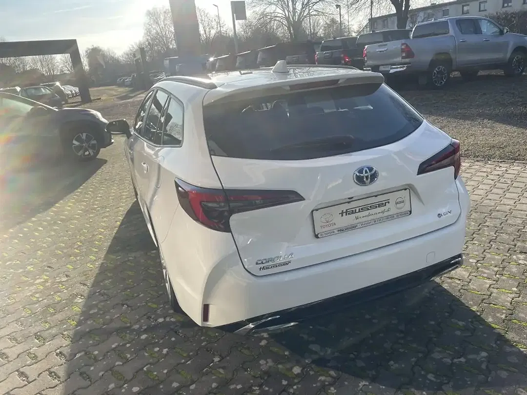 Toyota Corolla Hybrid Business Edition - Thumbnail 6