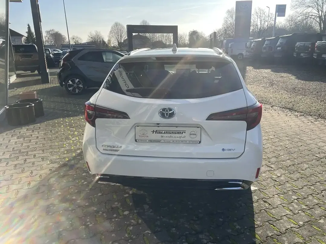 Toyota Corolla Hybrid Business Edition - Thumbnail 7