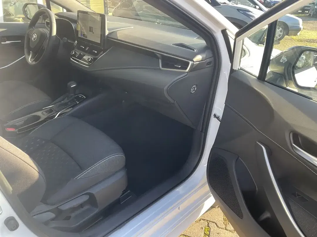 Toyota Corolla Hybrid Business Edition - Thumbnail 9