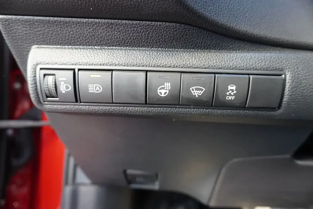 Toyota Corolla Hybrid - Thumbnail 10