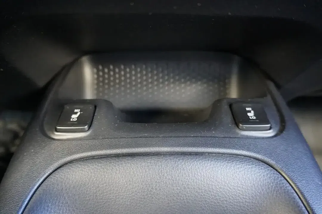 Toyota Corolla Hybrid - Thumbnail 11