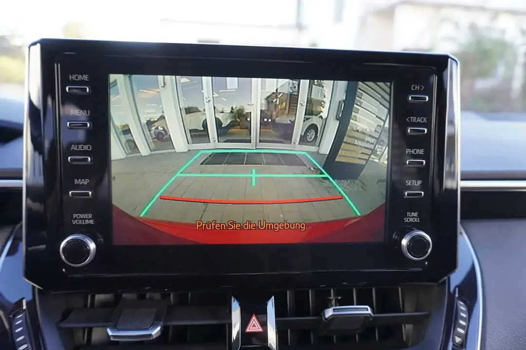 Toyota Corolla Hybrid - Thumbnail 13