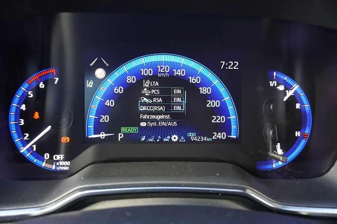 Toyota Corolla Hybrid - foto 15