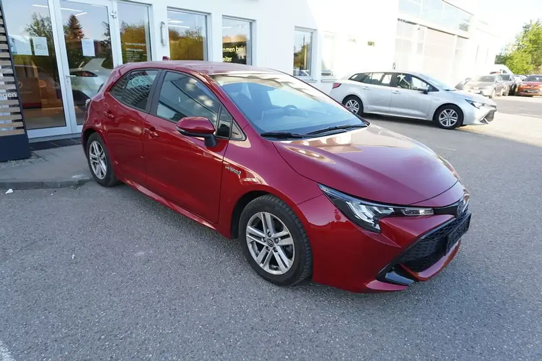 Toyota Corolla Hybrid - Thumbnail 6
