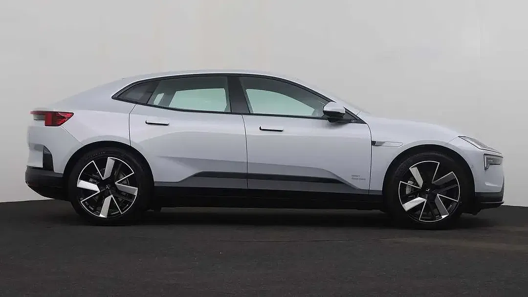 Polestar 4 Long Range Single Motor - Thumbnail 6