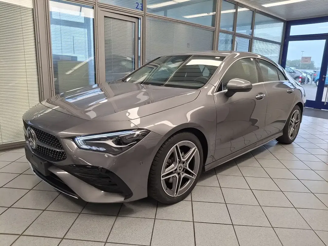 Mercedes-Benz CLA 180 AMG Plus - Thumbnail 1