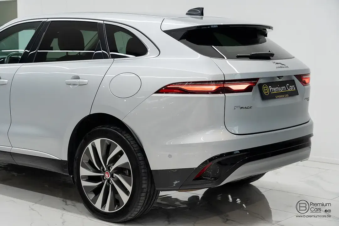 Jaguar F-Pace P400e 4x4 Luxury - Thumbnail 11