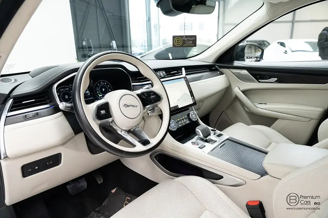 Jaguar F-Pace P400e 4x4 Luxury - Thumbnail 9