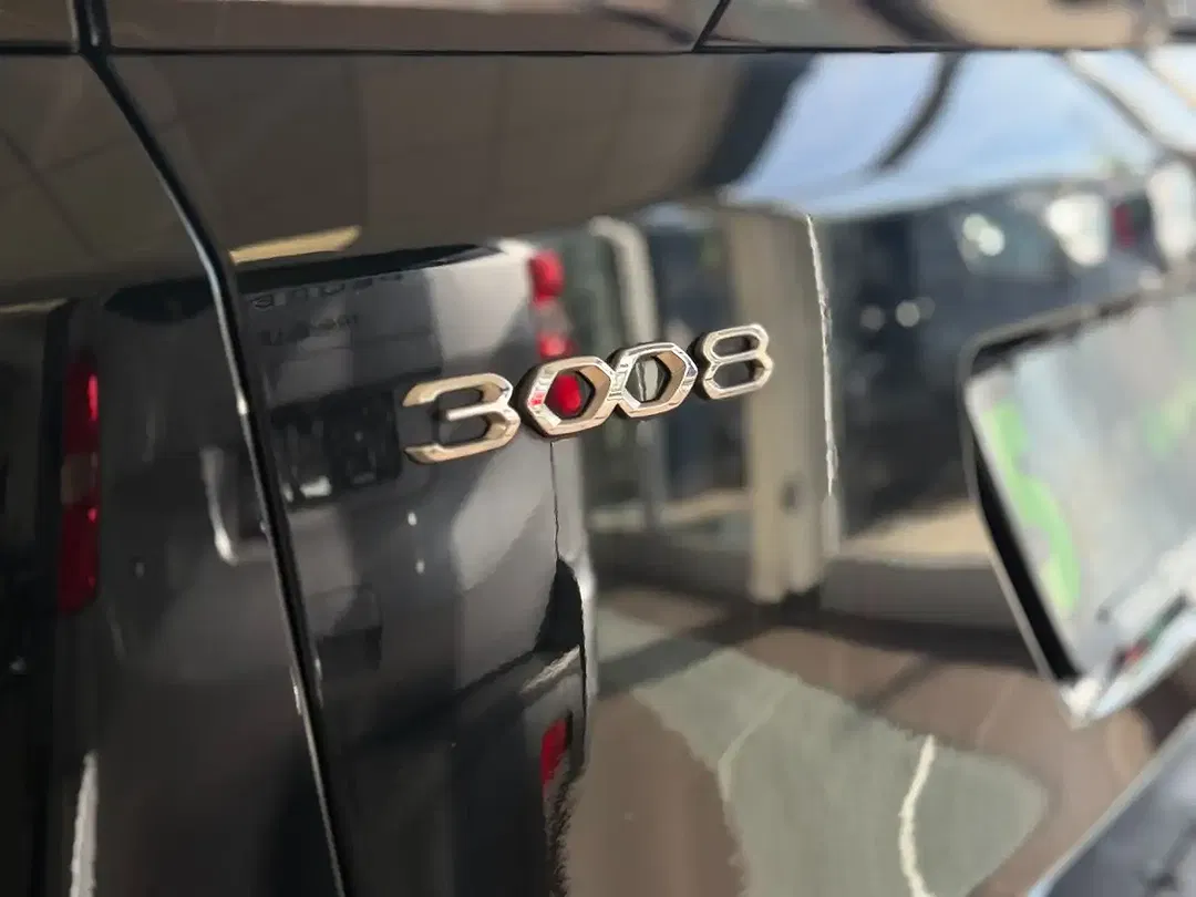 Peugeot 3008 PureTech Allure Pack - Thumbnail 10