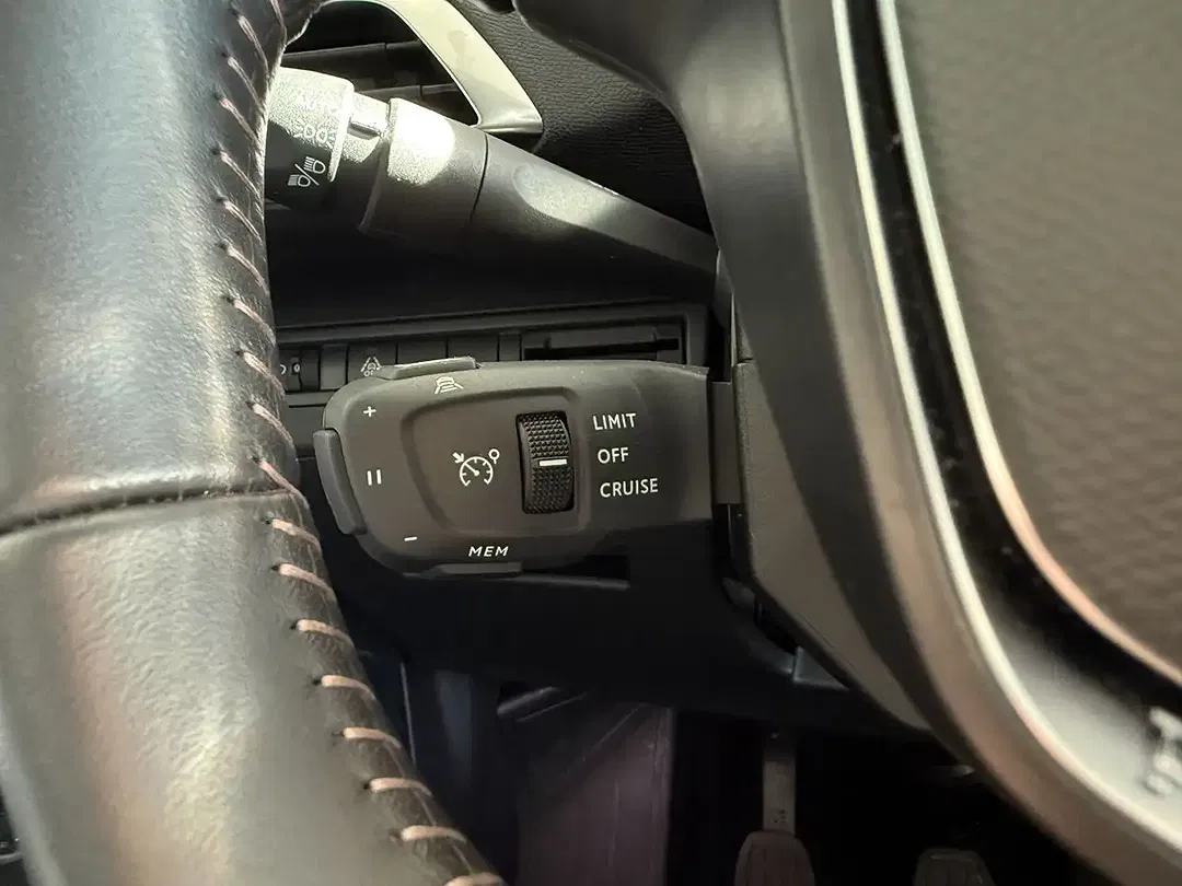 Peugeot 3008 PureTech Allure Pack - Thumbnail 19