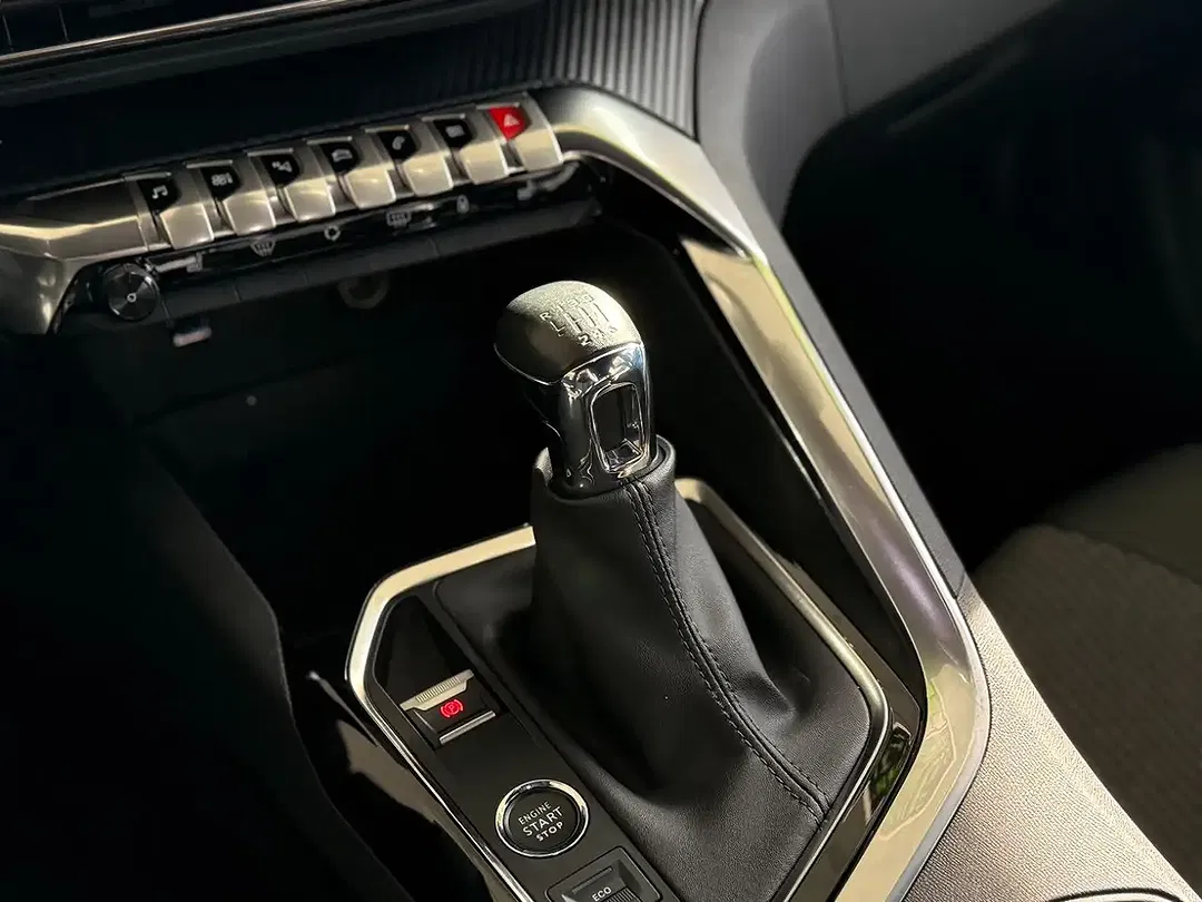 Peugeot 3008 PureTech Allure Pack - Thumbnail 21