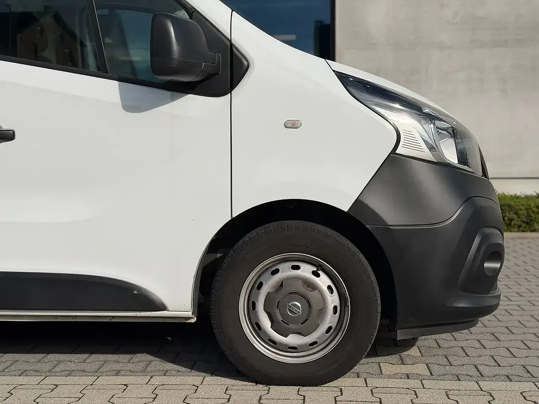 Nissan NV300 180 - Thumbnail 4
