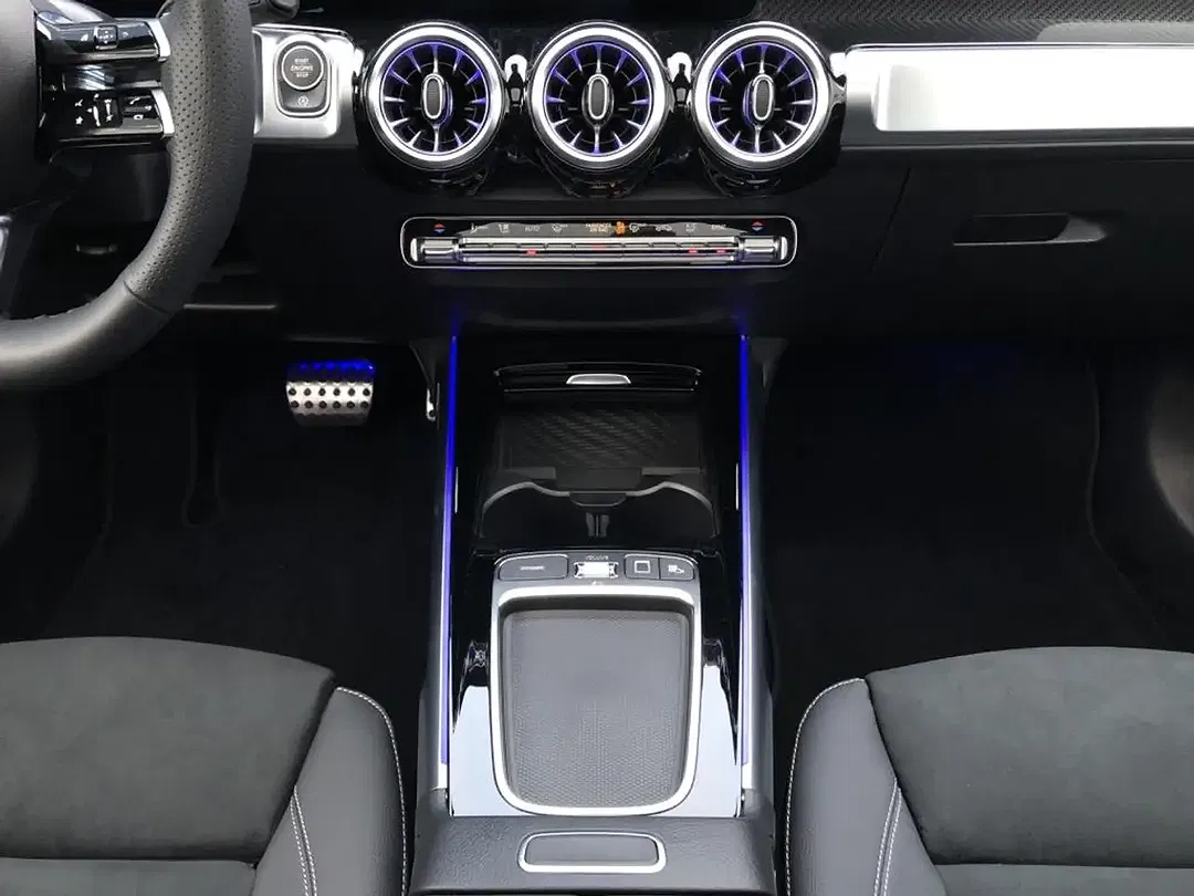 Mercedes-Benz GLB 200 4MATIC AMG MBUX Night - foto 14