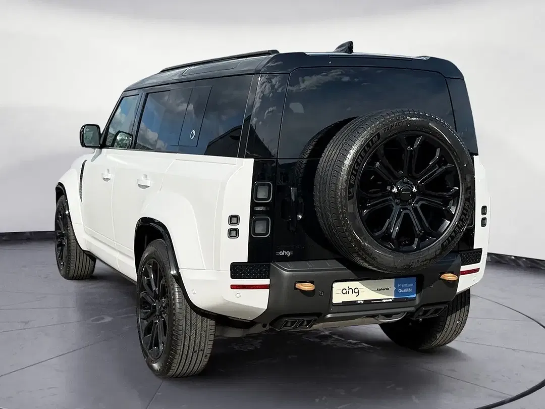 Land Rover Defender P635 OCTA 110 - Thumbnail 4