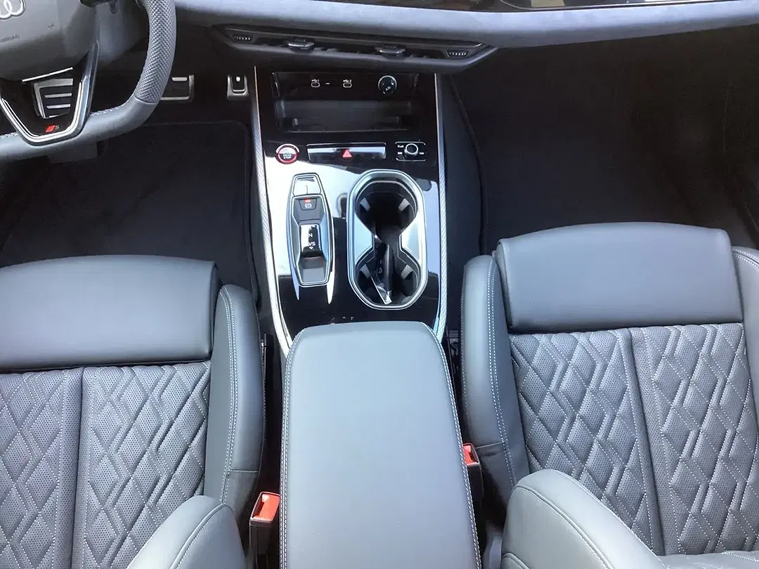 Audi A6 TDI S tronic quattro - Thumbnail 7