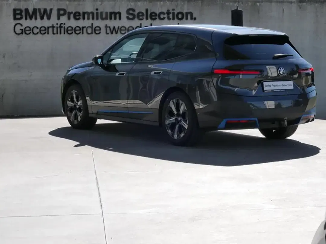 BMW iX xDrive Pro - Thumbnail 3