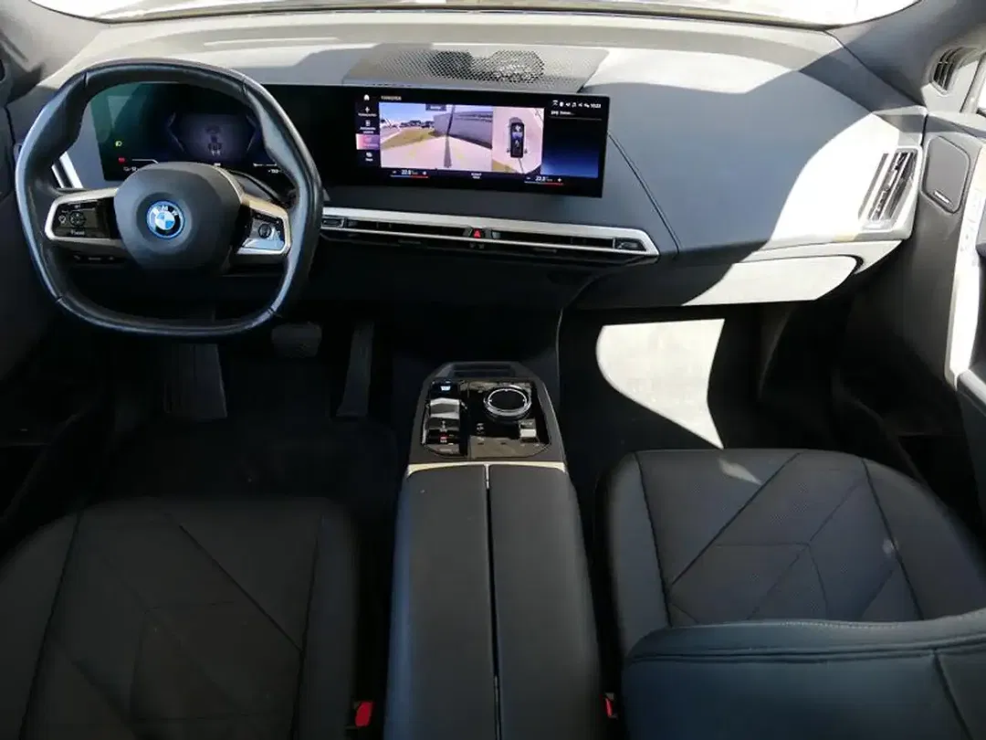 BMW iX xDrive Pro - Thumbnail 4