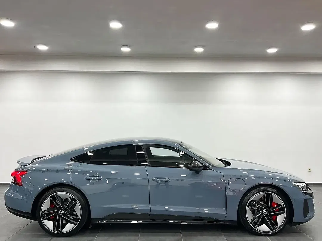 Audi RS e-tron GT plus - foto 2