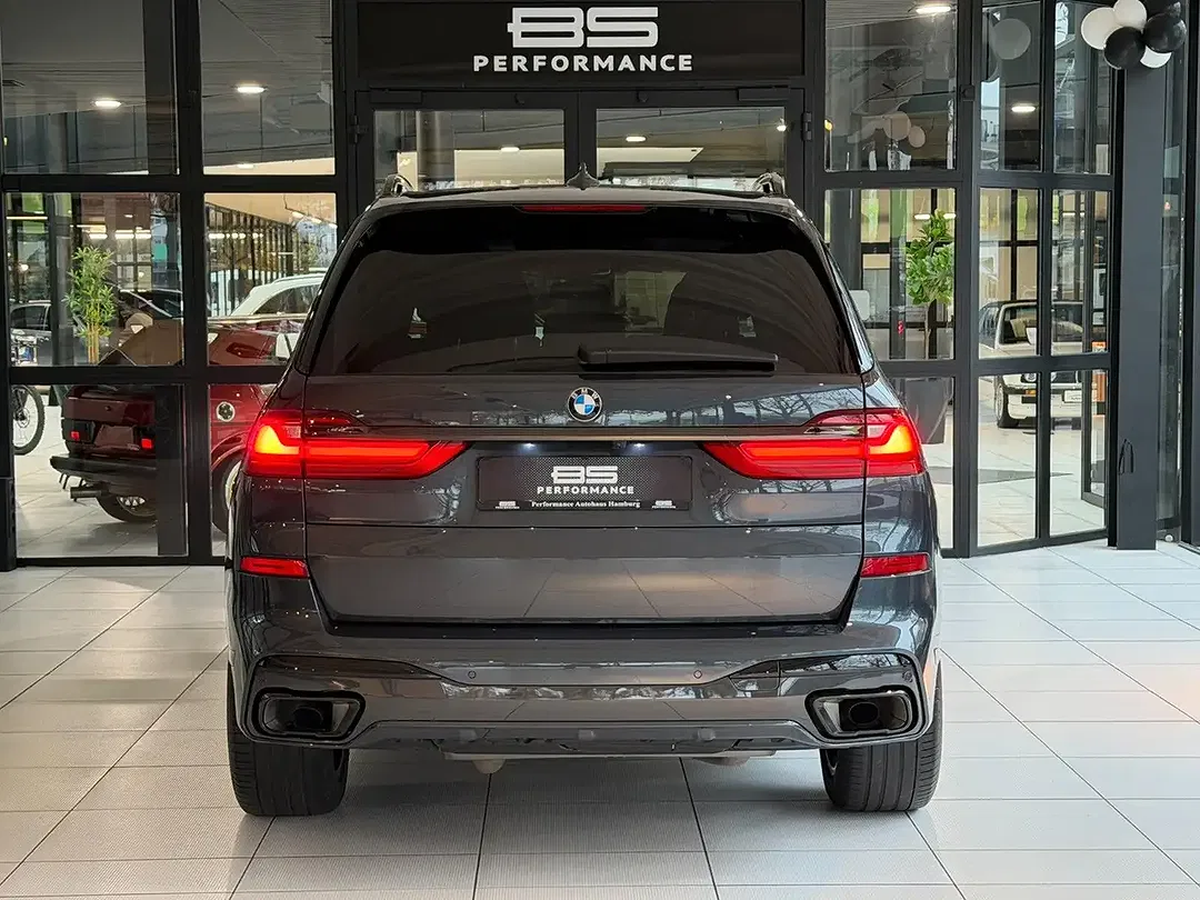 BMW X7 - Thumbnail 4