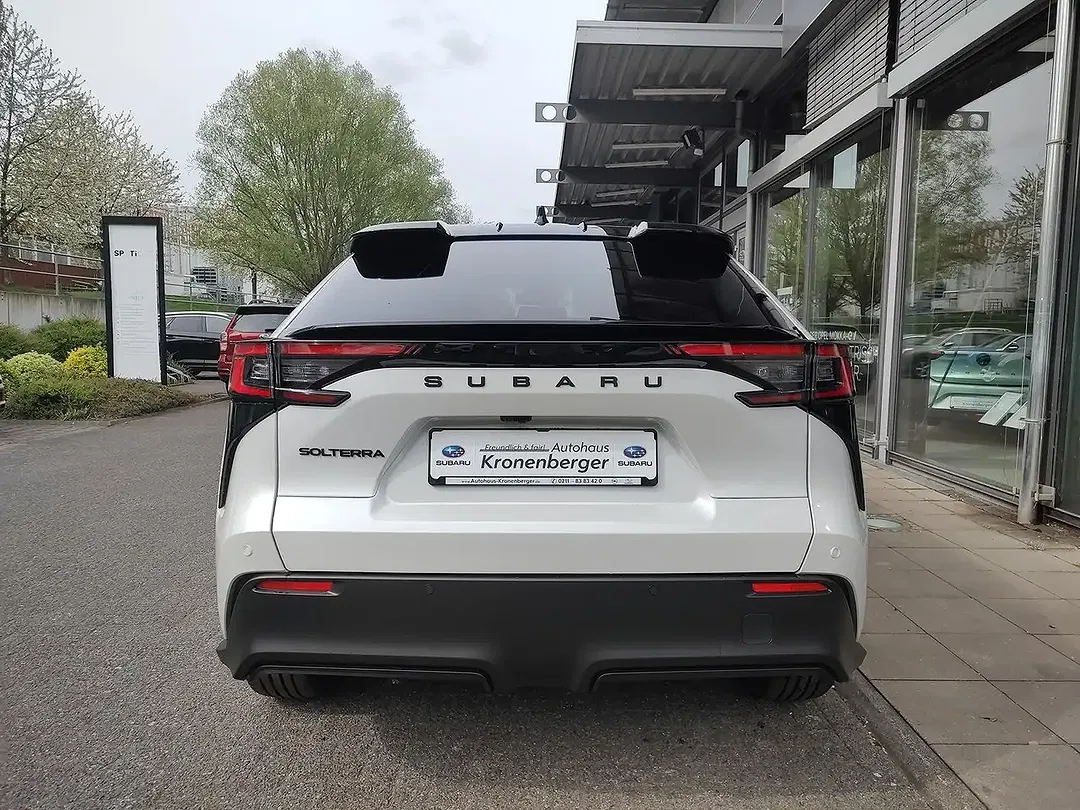 Subaru Solterra AWD Comfort - Thumbnail 5