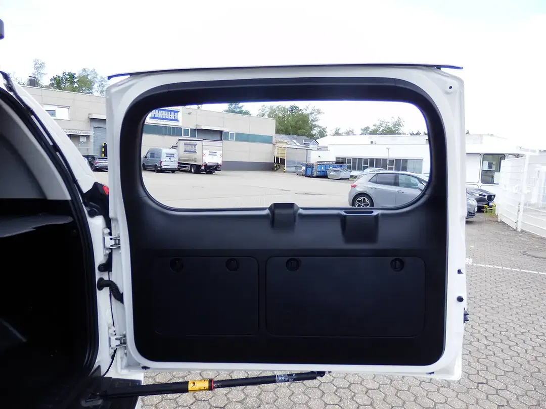 Toyota Land Cruiser - Thumbnail 11