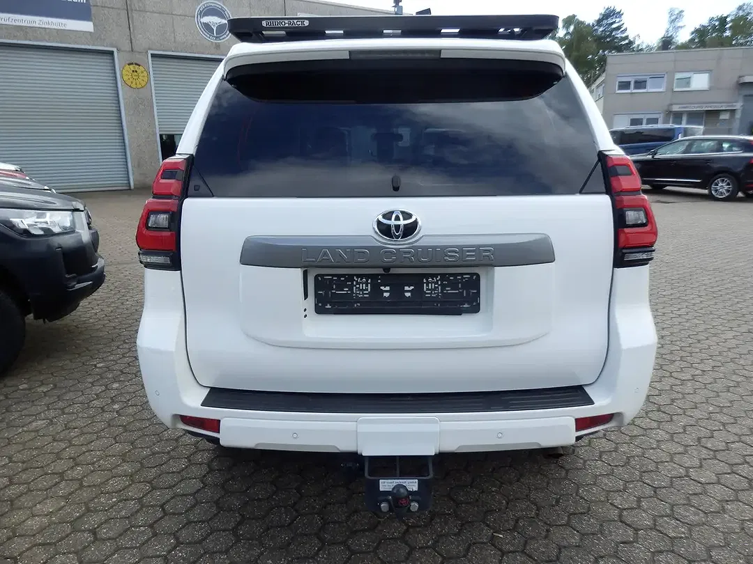 Toyota Land Cruiser - Thumbnail 6