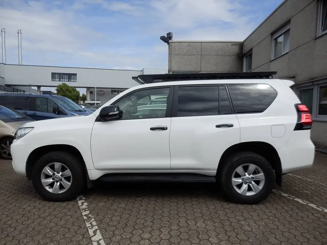 Toyota Land Cruiser - Thumbnail 7