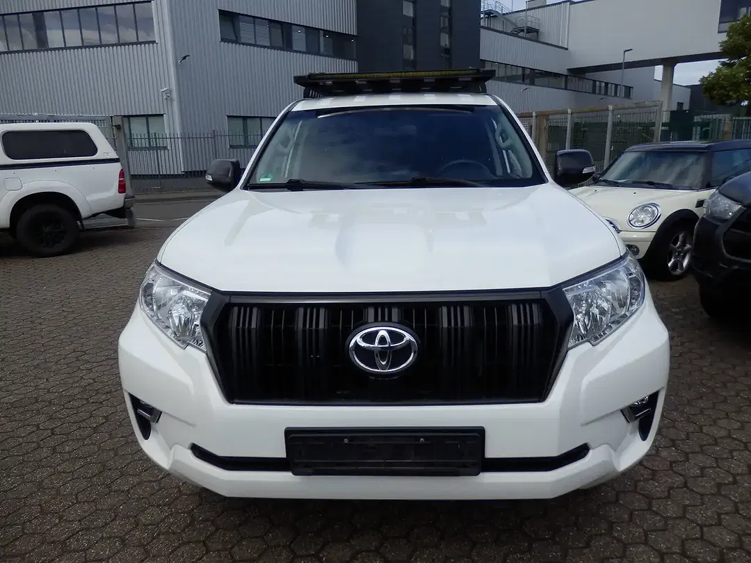 Toyota Land Cruiser - Thumbnail 9