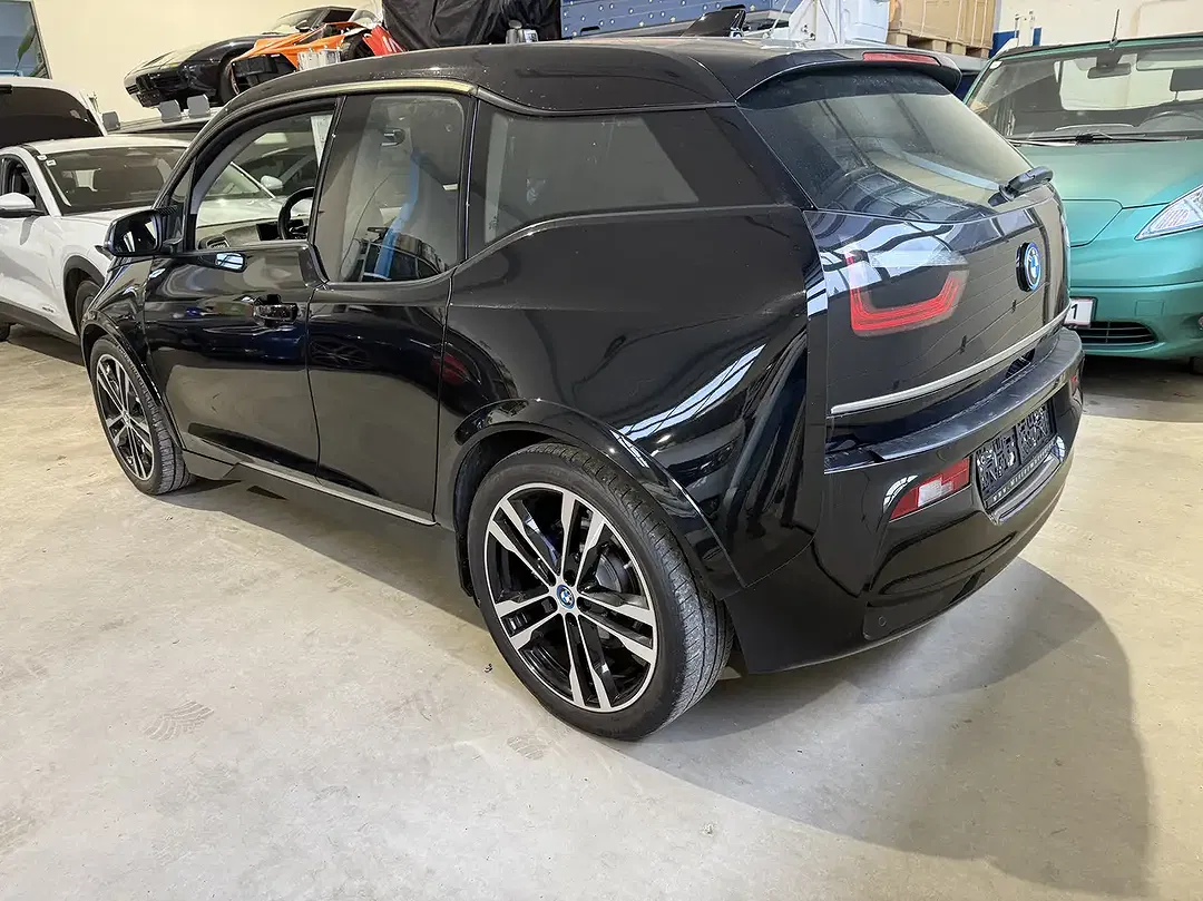 BMW i3 - Thumbnail 6