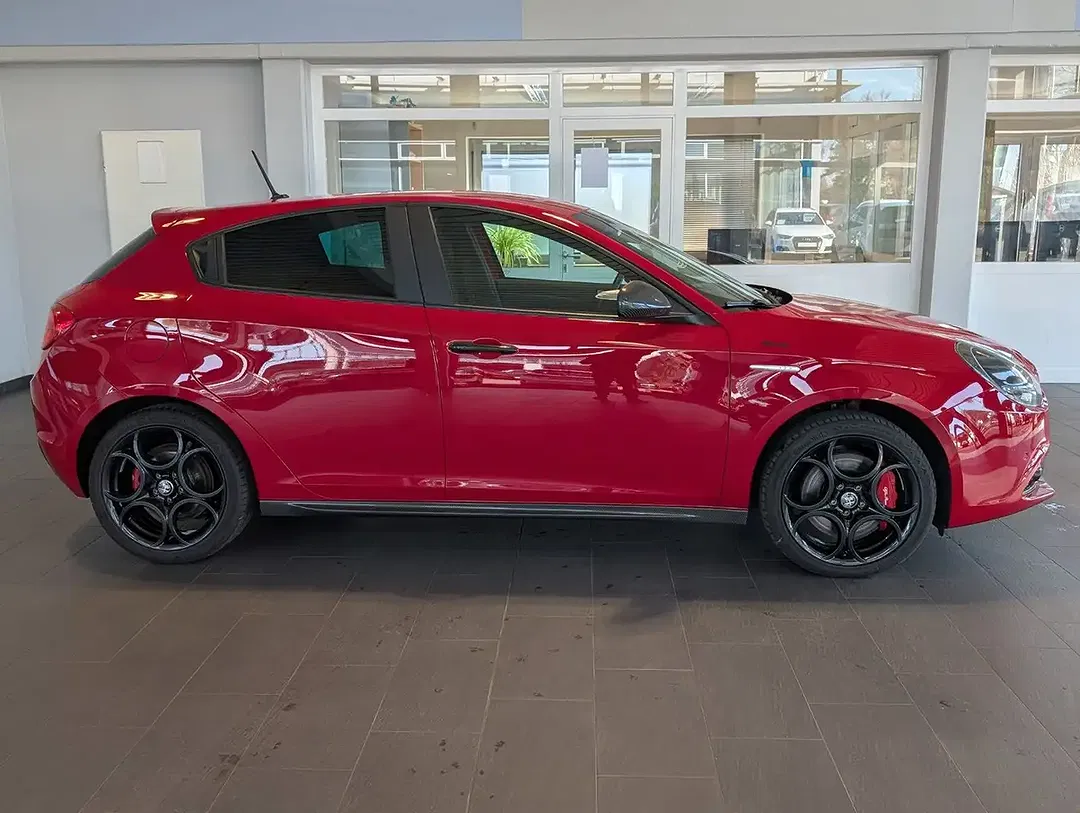 Alfa Romeo Giulietta JTDM Sport - foto 2